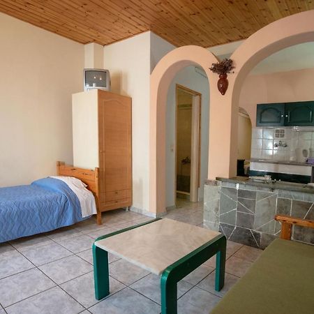 Kleoni Club Apartments Tolo Exterior photo