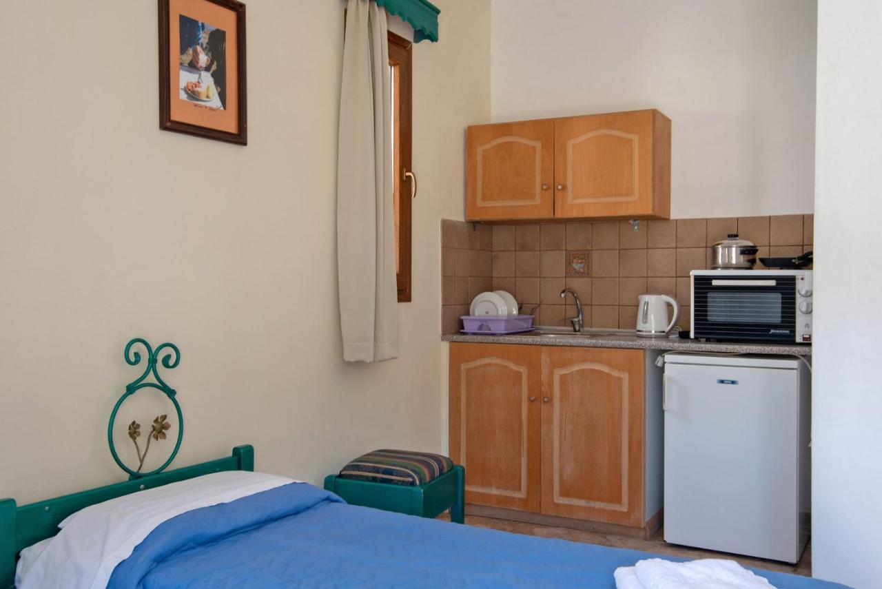 Kleoni Club Apartments Tolo Exterior photo