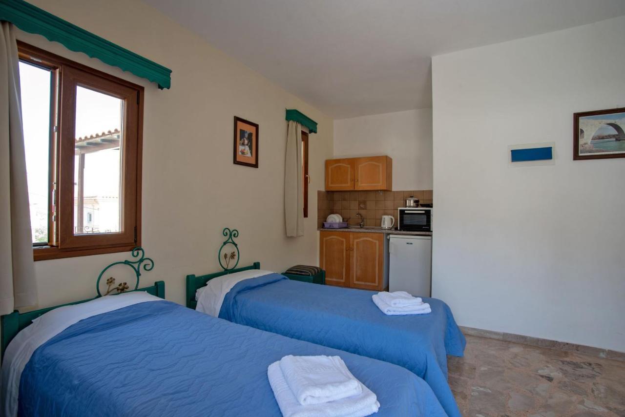 Kleoni Club Apartments Tolo Exterior photo